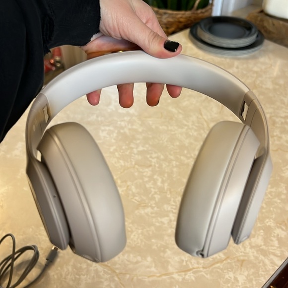 Beats Studio Pro - Picture 3 of 8